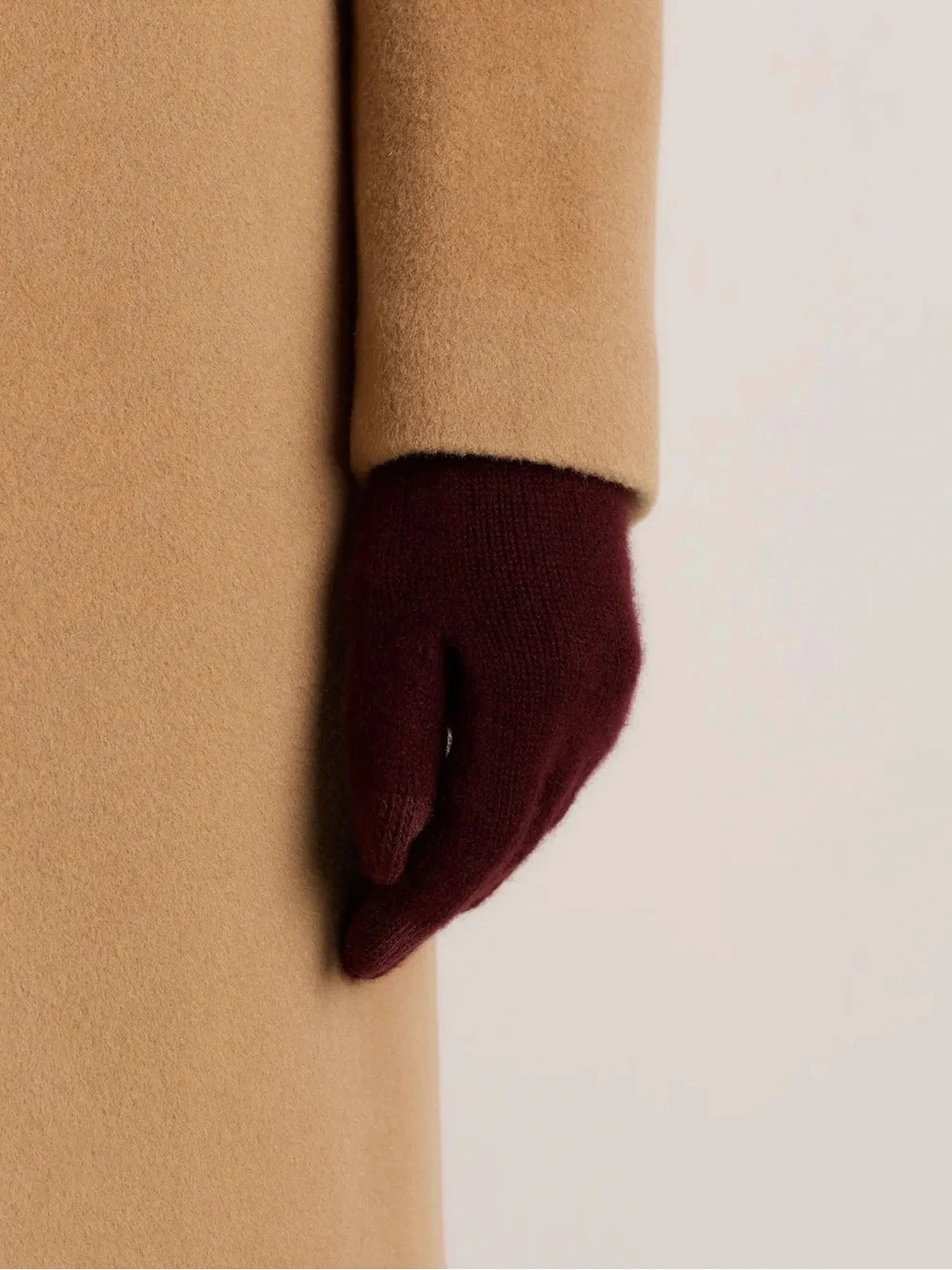 NWT QUINCE Mongolian Cashmere Gloves Rich Burgundy 0853